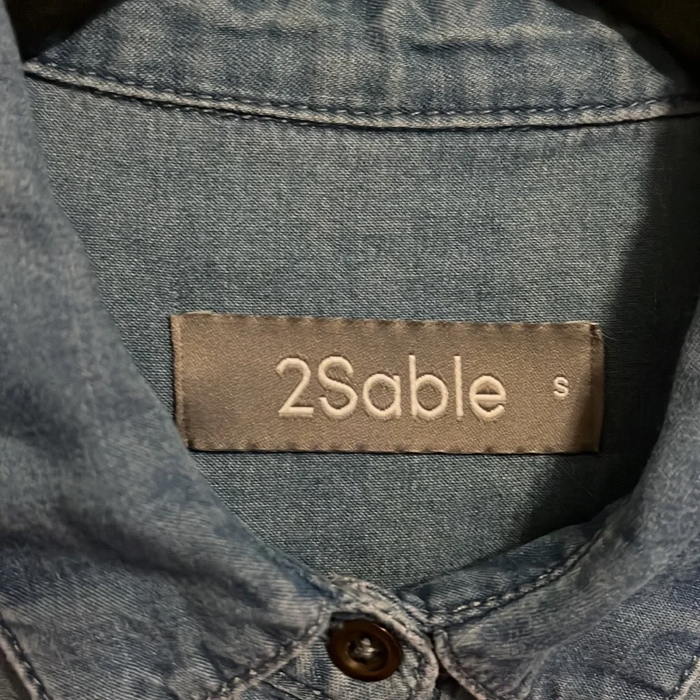 Button down - Picture 3 of 13